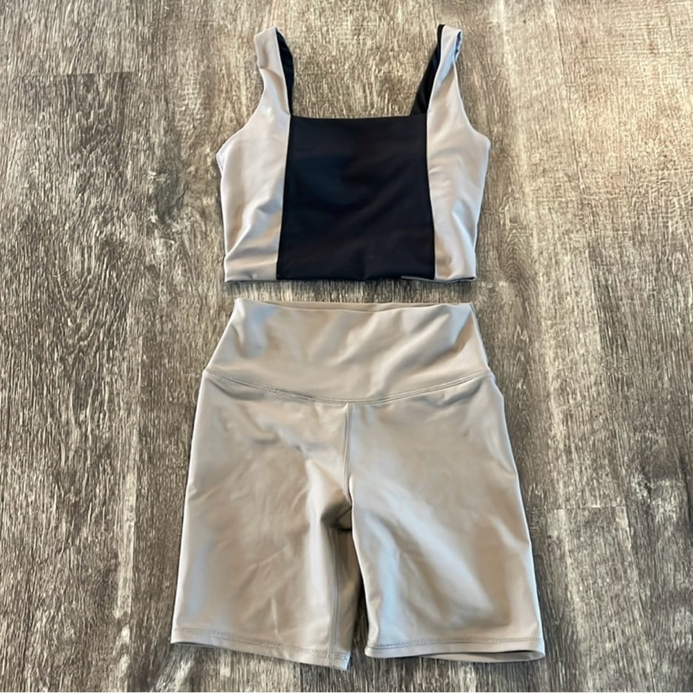 YPB by Abercrombie Stylish Women's Black and Cream Shorts Set